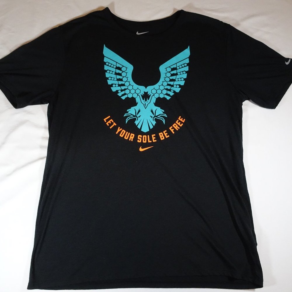 The Nike Tee Dri-Fit Let Your Sole Be Free Men Shirt Size L